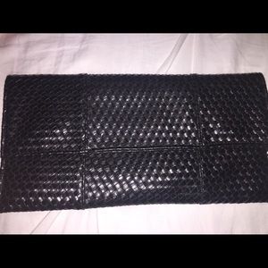 Cute and adorable clutch/strap purse 🖤